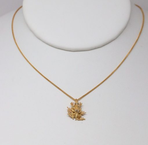 18K Yellow gold and Platinum Mating Frogs Necklace - Image 3