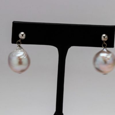 14K White Gold Baroque Peacock Pearl Drop Earrings – 13.00–16.00 mm