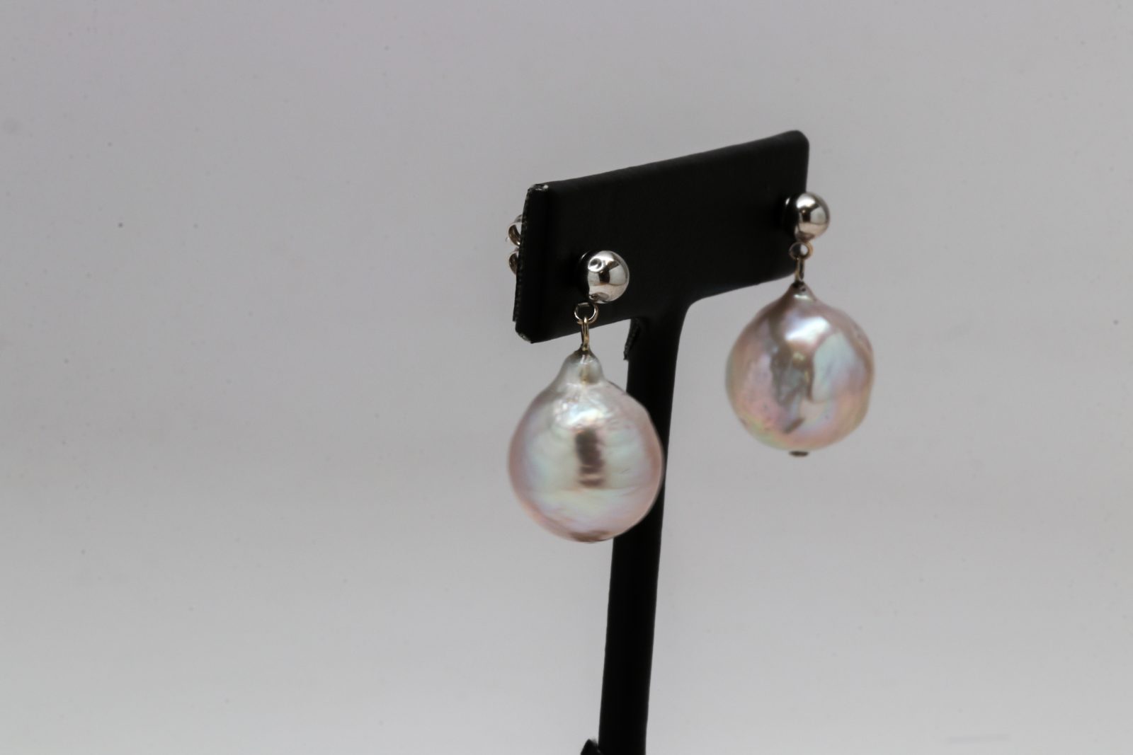14K White Gold Baroque Peacock Pearl Drop Earrings – 13.00–16.00 mm - Image 2
