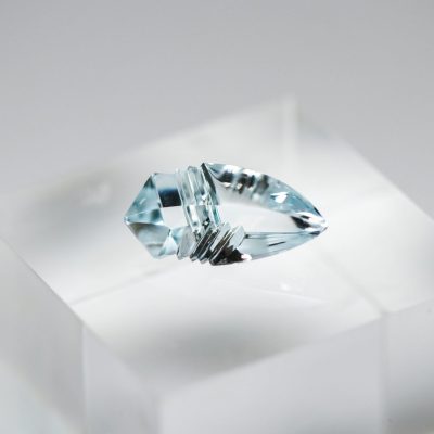 24.12 Carat Freeform -Cut Blue Topaz – Loose Stone
