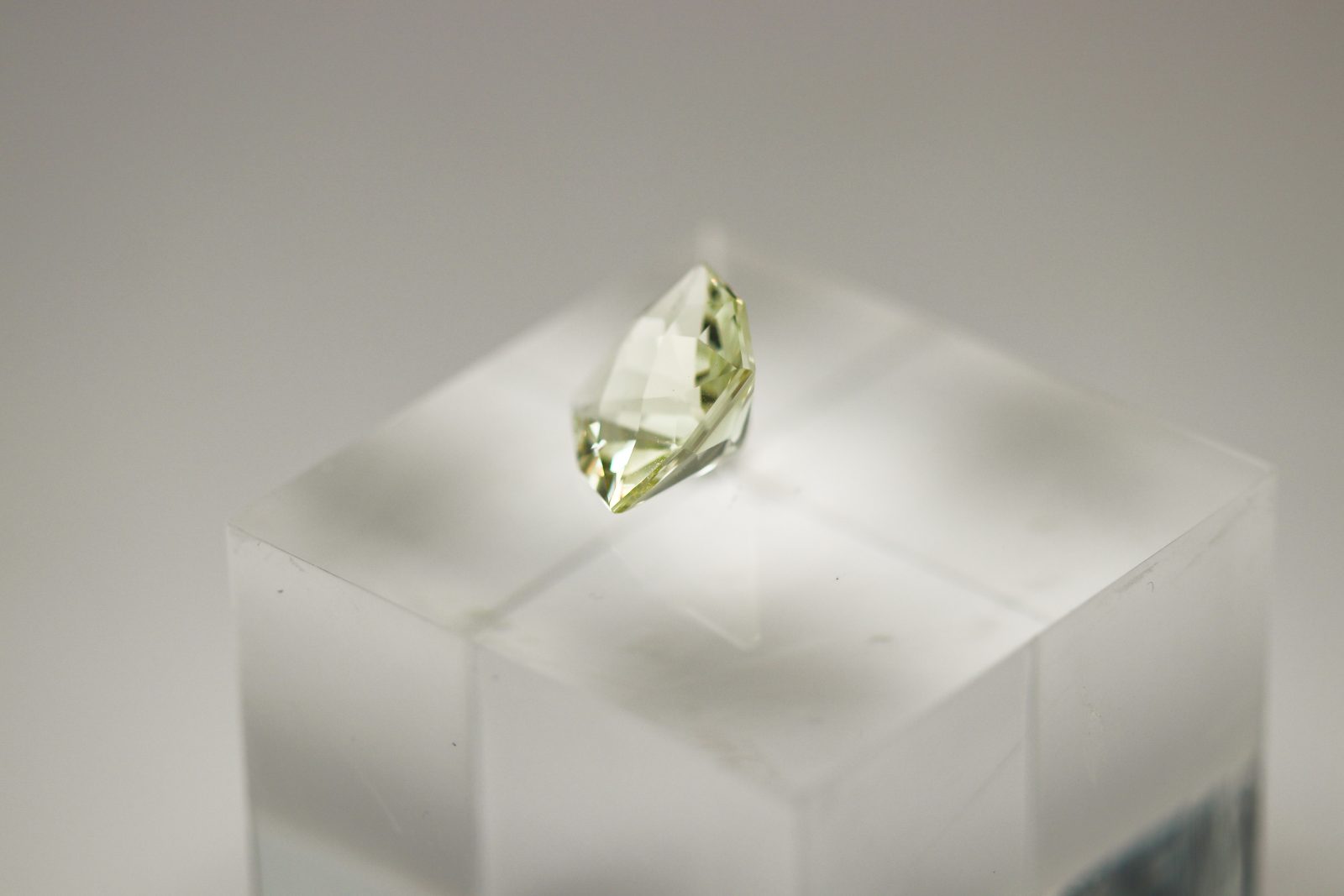 15.79 Carat Cushion-Cut Yellow Quartz – Loose Stone - Image 2